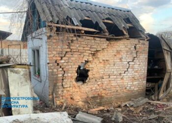 Прокуратура розпочала розслідування вчорашнього обстрілу Нікополя