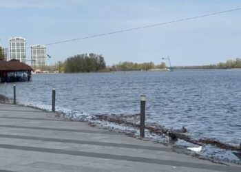 У Дніпрі спостерігається найсильніший розлив ріки за останні 10 років