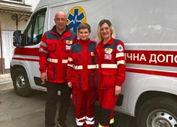 У Кам’янському п’яна жінка впала з балкона 5-го поверху