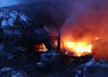 У Дніпрі надзвичайники врятували з-під завалів жінку після ворожого обстрілу
