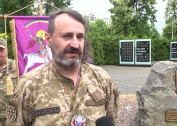 День героїв України. У Дніпрі вшанували памʼять загиблих за свободу та незалежність