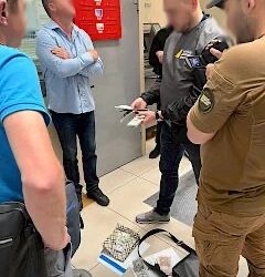 У Дніпрі затримали адвоката, який пропонував підприємцю дати хабар прокурору