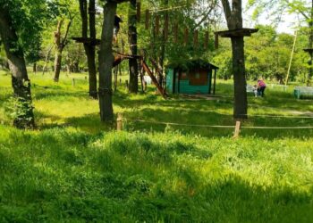 У «Новокодацькому» парку дніпряни виявили небезпечну дитячу лазанку (ВІДЕО)