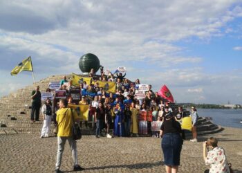 У Дніпрі пройшла акція підтримки оборонців «Азовсталі» (ВІДЕО)