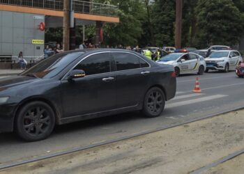 На проспекті Богдана Хмельницького автівка збила дитину на «зебрі»