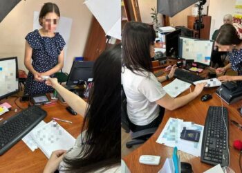 Прожила 22 роки без документів: у Дніпрі містянка отримала ID-паспорт