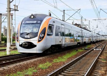 Довгоочікуване повернення для дніпрян: з червня швидкісний поїзд Інтерсіті+732/731 знову курсуватиме