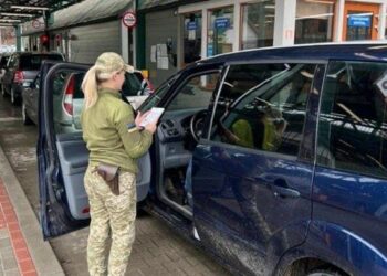 Чоловіків, які незаконно виїхали з України, після повернення чекає покарання, — міністр внутрішніх справ