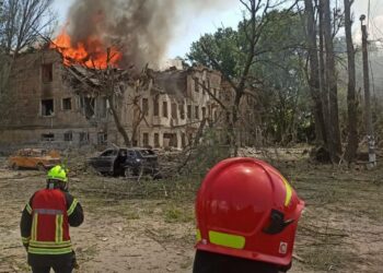 У Дніпрі внаслідок ракетного удару пошкоджено 12 будинків