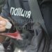 У Дніпрі патрульні врятували з-під автівки травмоване вороненя (ВІДЕО)