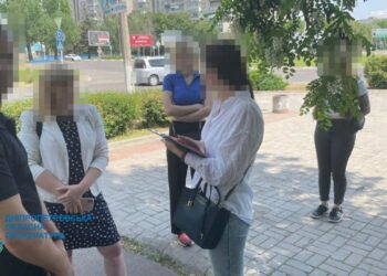 Заарештовано чиновницю Нікопольської міськради, яка вимагала хабар від волонтера