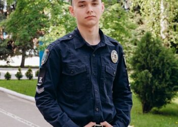 У Дніпрі курсант ДДУВС надав непритомній жінці домедичну допомогу