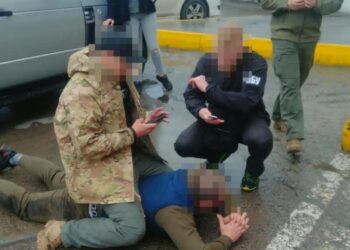 На автовокзалі Дніпра затримали «ділка», який переправляв чоловіків за кордон