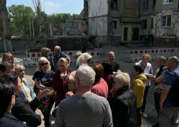 Жертви січневого ракетного удару по Дніпру досі не знають, чи придатний їхній будинок для проживання