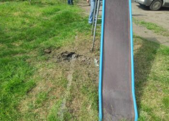 У П’ятихатках 34-річний чоловік  кинув вибухівку на дитячий майданчик