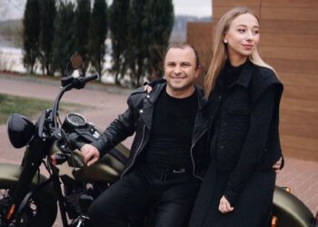 Співак Віктор Павлик подарував своїй дружині-дніпрянці «проїзний» у комендантську годину по зачиненому мосту: подробиці скандалу