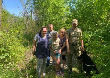 У Дніпрі службовий собака Тайсон розшукав бабусю, яка зникла два дні тому
