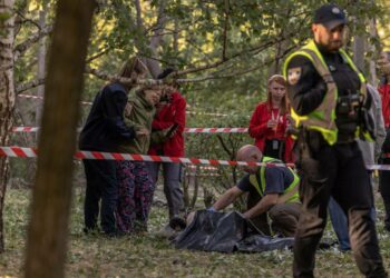 «Укриття просто не відкрили»: у Києві люди загинули на вулиці під час ракетної атаки, бо сховище було зачинено