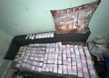 Під погрозою пістолета забрали гроші: у Дніпрі затримали двох нападників