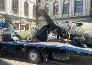 Хвостова частина ворожого гвинтокрила Мі-35М: музей історії Дніпра поповнився новим експонатом