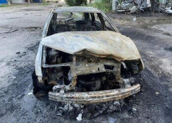 Вночі ворог гатив по будинках нікопольців: фото наслідків від поліції