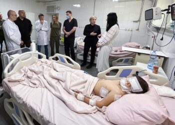 Стало відомо про стан дітей, яких рятують у реанімації після ракетної атаки у Підгородному