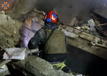 Загроза життю зберігається: у Дніпрі рятують матір загиблої дівчинки з Підгородного