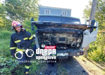 У Дніпрі чоловік підпалив КамАЗ, який було припарковано біля його двору
