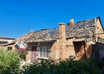 Вранці у Нікополі окупанти понівечили навчальний  та спортивний заклади