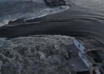 Росіяни підірвали Каховську ГЕС і дамбу (ВІДЕО)