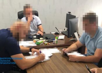 У Дніпрі зловили на хабарі слідчого поліції