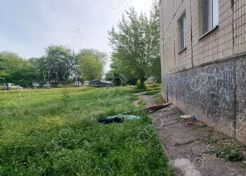 У Кривому Розі бабуся вистрибнула з вікна багатоповерхівки
