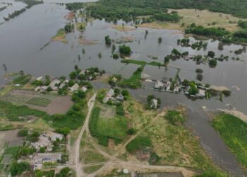 В районі Нікополя рівень води знизився вже більше ніж на 7 метрів