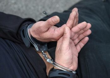 На Дніпропетровщині затримали шахрая, який ошукував людей на продажах речей для військових