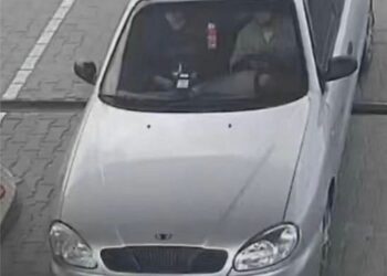 У Дніпрі напали на чоловіка та забрали авто