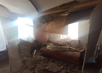 Поліція показала нові фото наслідків обстрілу Нікополя
