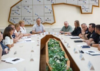 У Дніпропетровській облраді шукали дієві шляхи, як протидіяти поширенню наркоманії серед неповнолітніх
