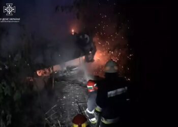 У Новомосковському районі загорівся легковик, що потрапив у ДТП