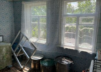 Поранено чоловіка: окупанти знову обстріляли Нікополь