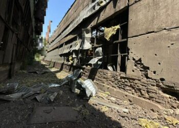 Поліція показала нові фото з наслідками обстрілів Нікопольщини