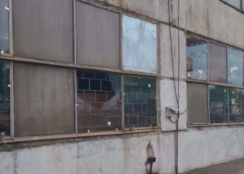 Вдень окупанти вдарили по підприємству у Нікополі: загинули двоє людей