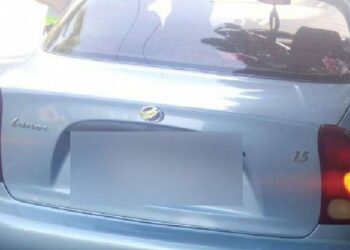 У Дніпрі поліціянти розшукали водія Daewoo, який не пропустив на “зебрі” чоловіка з дитиною