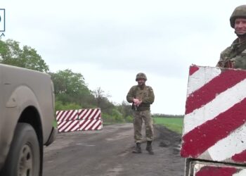 Останній блокпост, між мирним життям та лінією зіткнення – сюжет з Донецької області