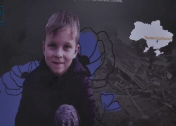 “Втрачене дитинство”. У Дніпрі презентували фотовиставку з історіями загиблих через війну дітей