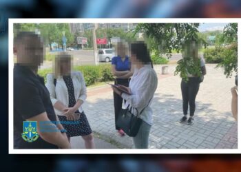 Вимагали 20 тис. грн. від волонтера. Затримано чиновницю Нікопольської міської ради
