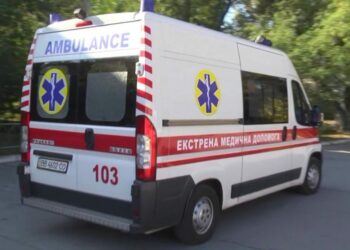 На Дніпропетровщині фельдшерка прийняла пологи у кареті швидкої