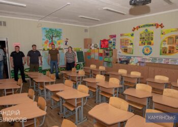 Школярі Кам’янського вчитимуться очно