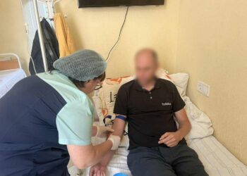 У Дніпрі рятували бійця, який через поранення наново вчився говорити та читати