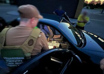 У Нікополі упіймали на хабарі працівника військкомату