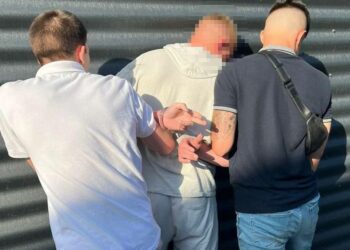 На Дніпропетровщині затримали посадовця військкомату за допомогу в ухиленні від призову